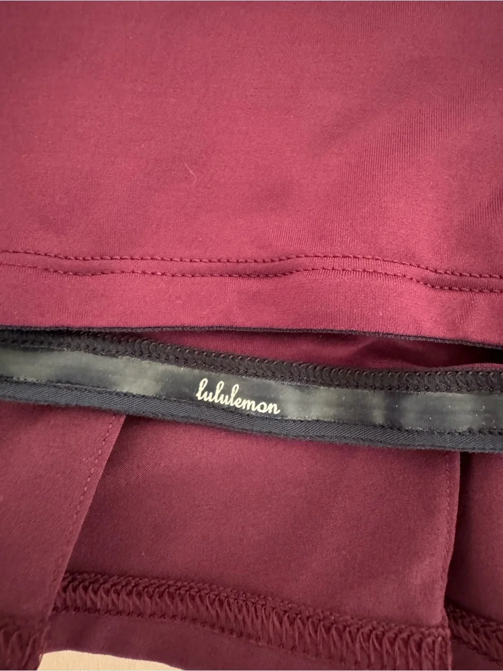 lululemon Run Pace Setter Skirt skort in plum pow stripe, size 8 pleated back